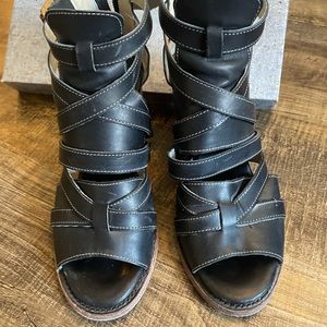 Freebird by Steven Claw heeled peep toe shoes, black and size 9.